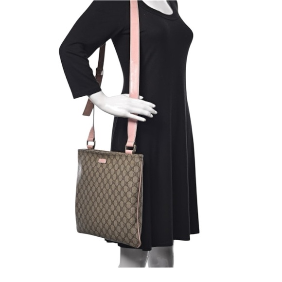 GUCCI GG Supreme Monogram Pink Lined Medium Flat Crossbody Messenger Bag Canvas - Picture 3 of 17
